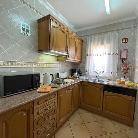 Villa Eber: Poolside Apartments Near Old Town Albufeira Exterior photo