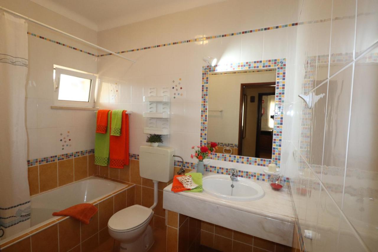 Villa Eber: Poolside Apartments Near Old Town Albufeira Exterior photo