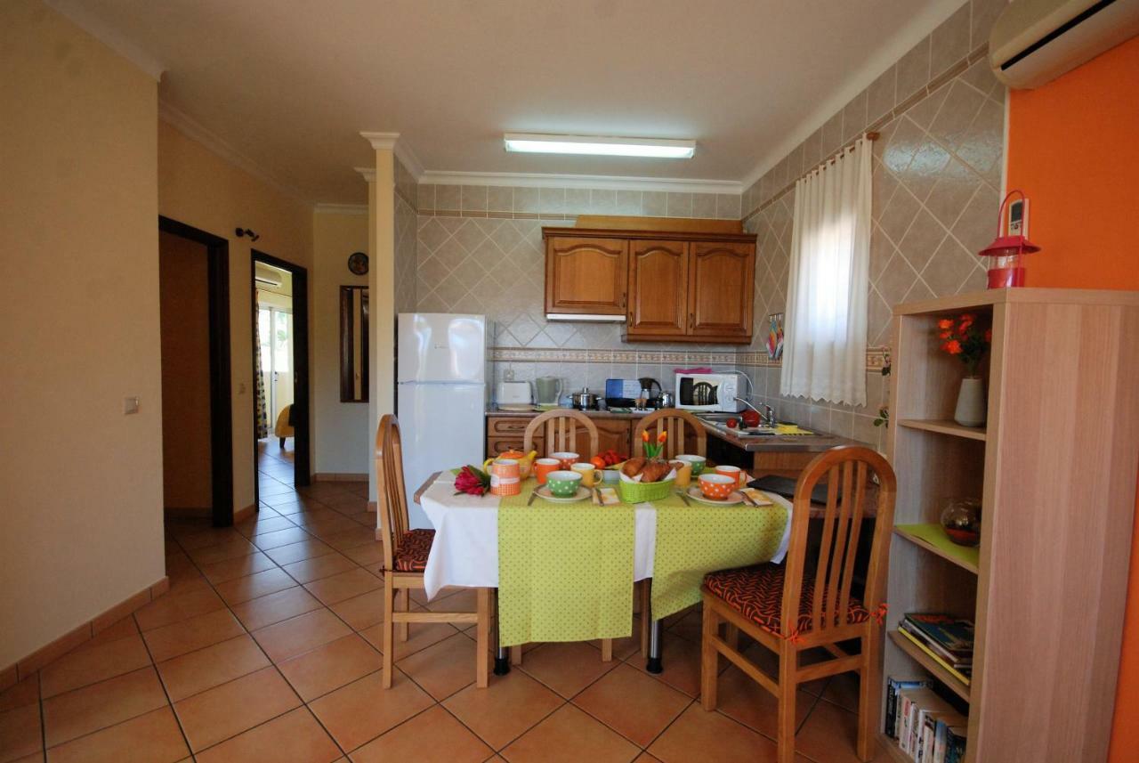 Villa Eber: Poolside Apartments Near Old Town Albufeira Exterior photo